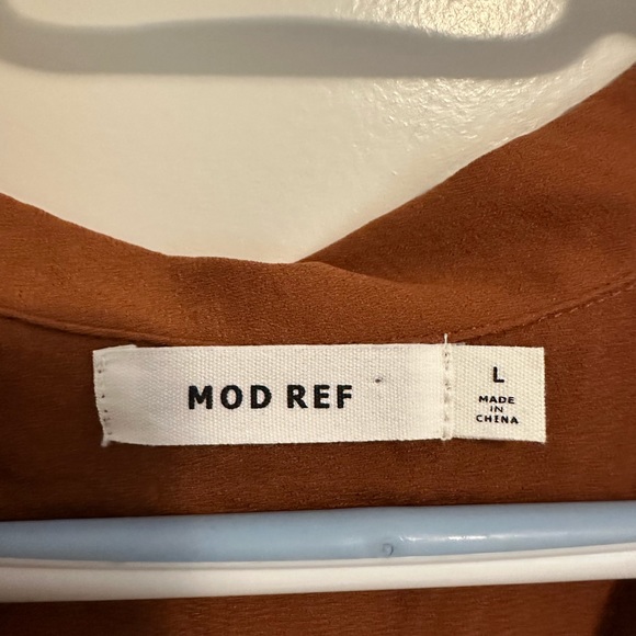 Great top for fall 🍂! Size L - Picture 3 of 4